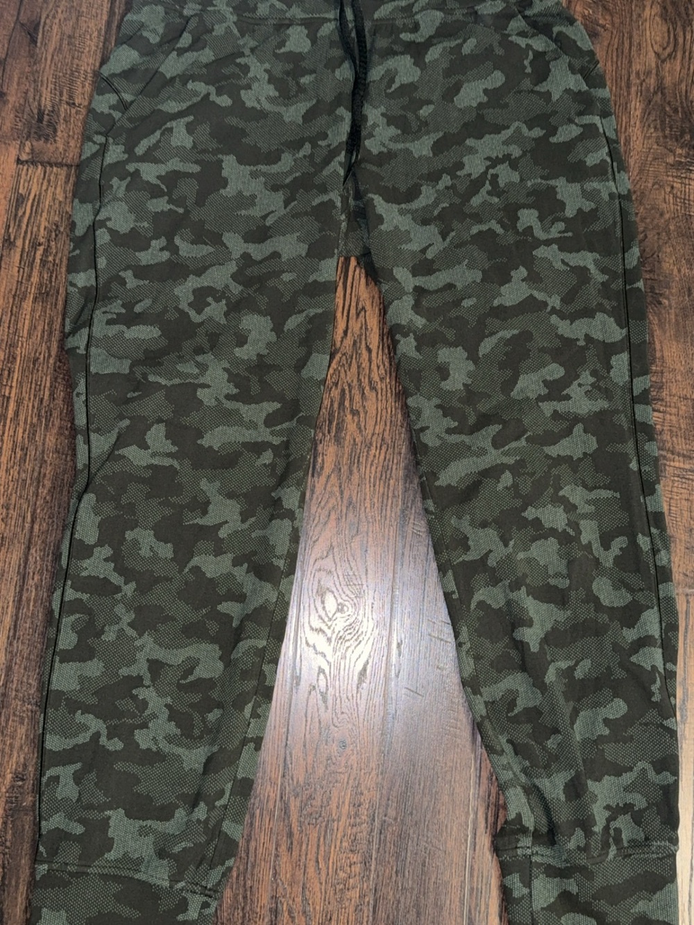 Womens LuLuLemon Camo Jogger Pants - Green Camouflage size 10